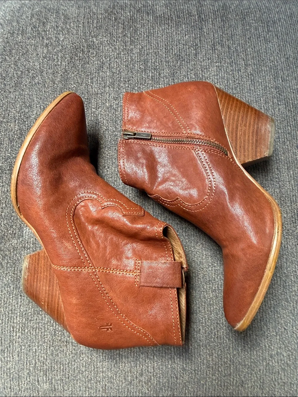 Frye Women's Reina Cognac Leather Western Ankle Bootie Size 8.5 - Picture 4 of 7